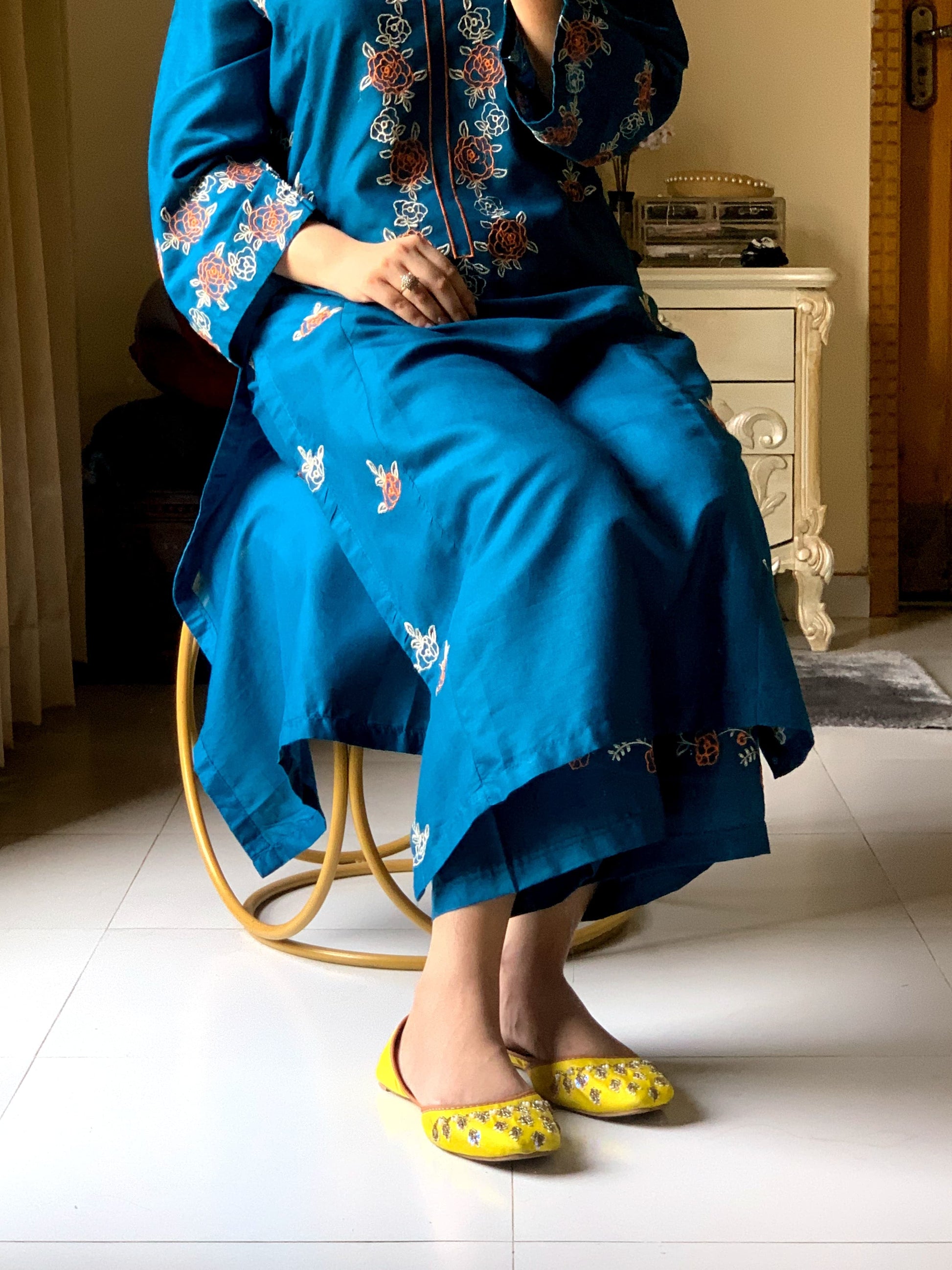 ZOYA Embroidered 2 pc set