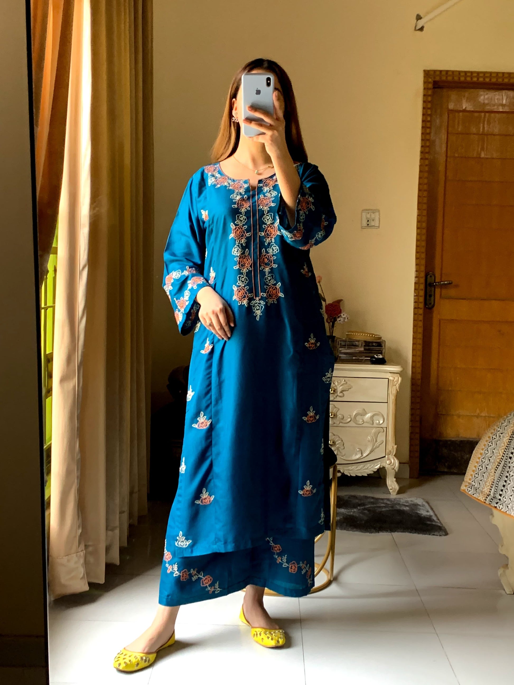 ZOYA Embroidered 2 pc set